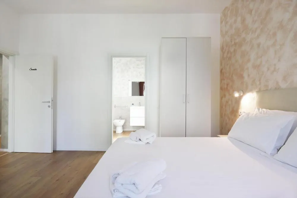 Padova Living Apartment Guest house